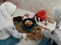 Siswa Belajar Produksi hingga Distribusi Produk Kuliner