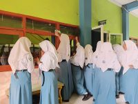 KAIH di SMANITA: Siswa Semangat Bersihkan Kelas dan Lingkungan Sekolah