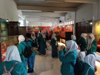 Gelora Budaya Lokal: Siswa SMAN1TA Antusias Jelajahi Sejarah di Museum Mpu Tantular